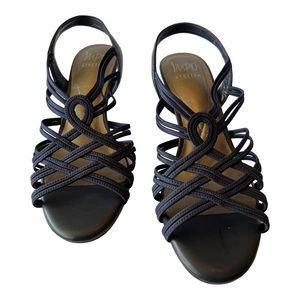 Impo Erin Womens Black, Memory Foam, Stretchy Upper, with kitten heel  Sz. 10M